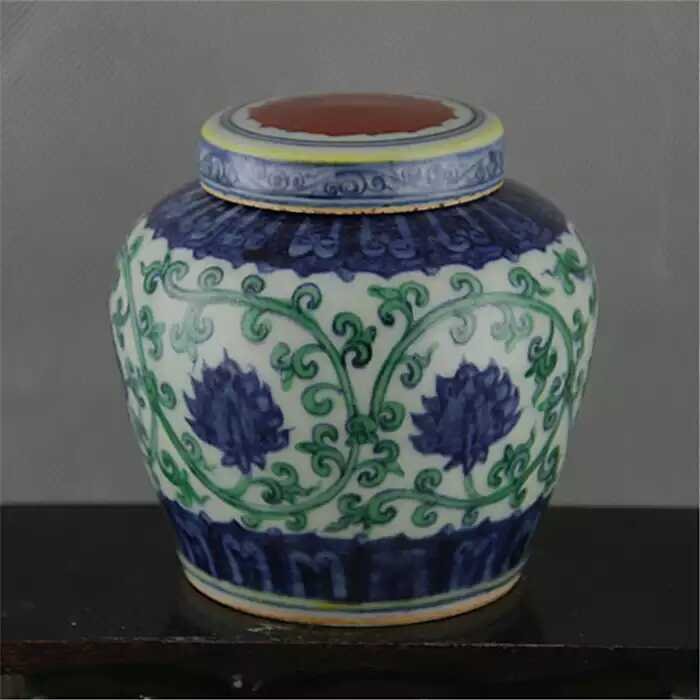 A hand painted Chinese porcelain ginger jar (1 of 3)