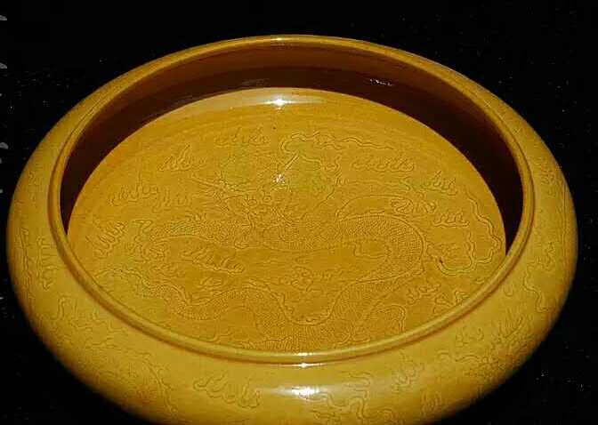 Kangxi mark yellow under glazed Porcelain brush washer (1 of 4)
