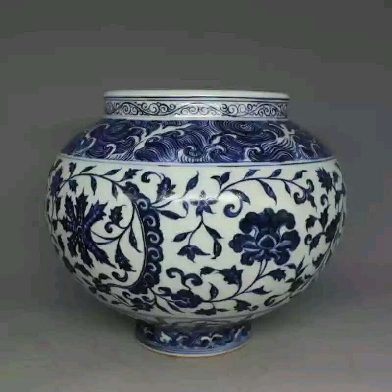 Ming dynasty style porcelain jar (1 of 3)
