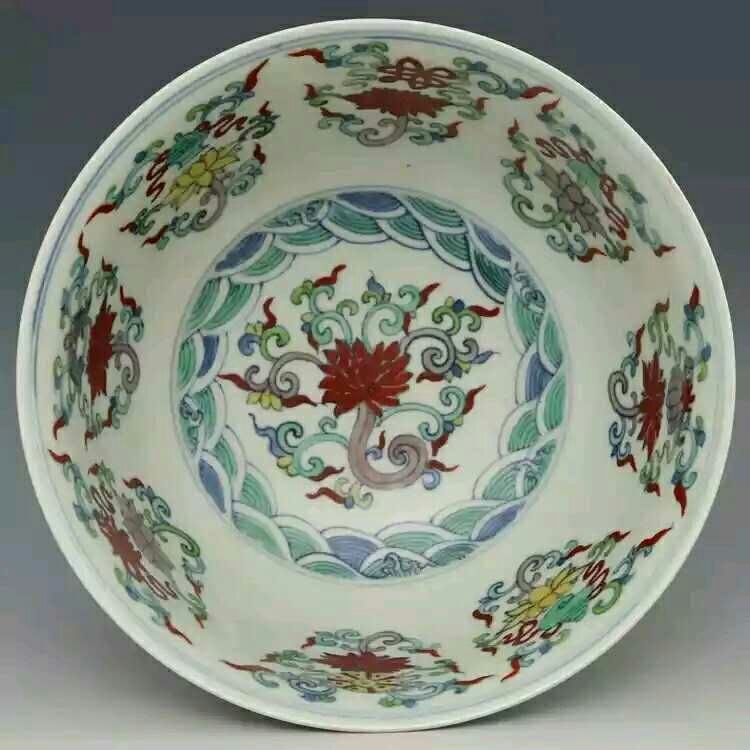 Marked Chinese doucai porcelain dragon bowl (1 of 2)