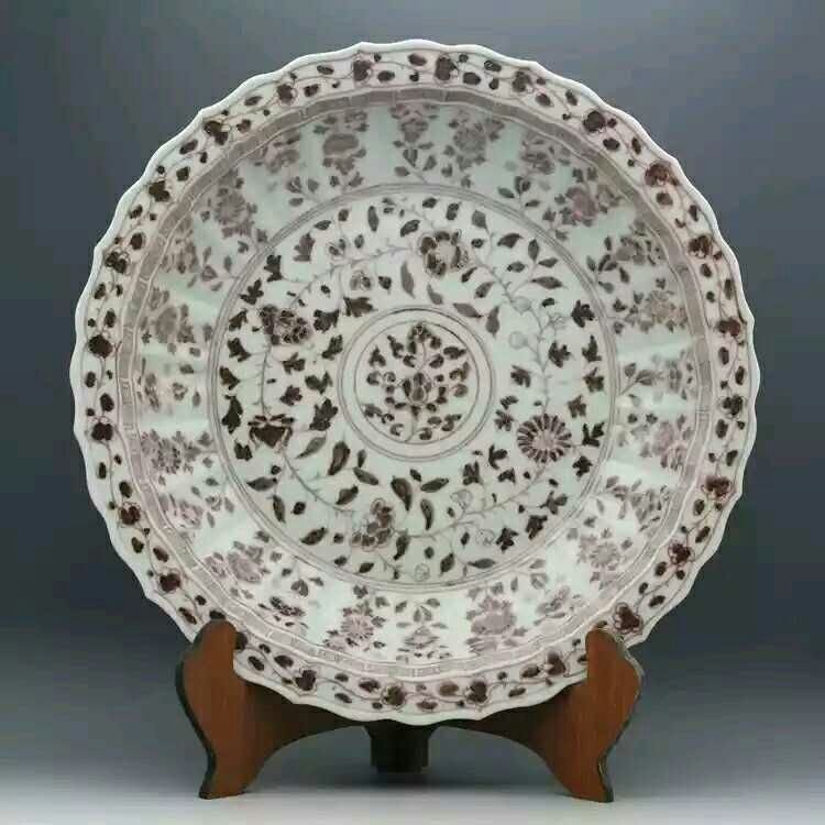Yuan dynasty style red under glazed porcelain plate (1 of 4)