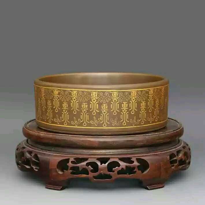 A YongZheng Mark Chinese porcelain brush pot (1 of 4)