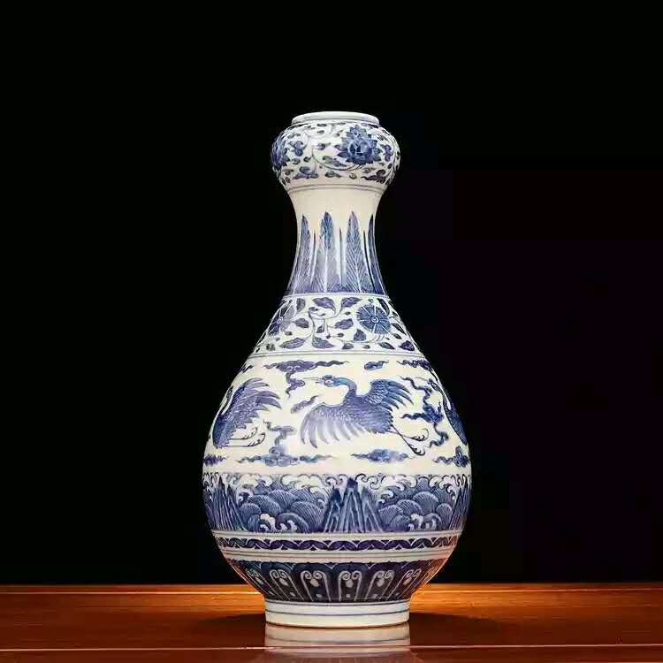Mark Chinese B/W porcelain vase (1 of 3)