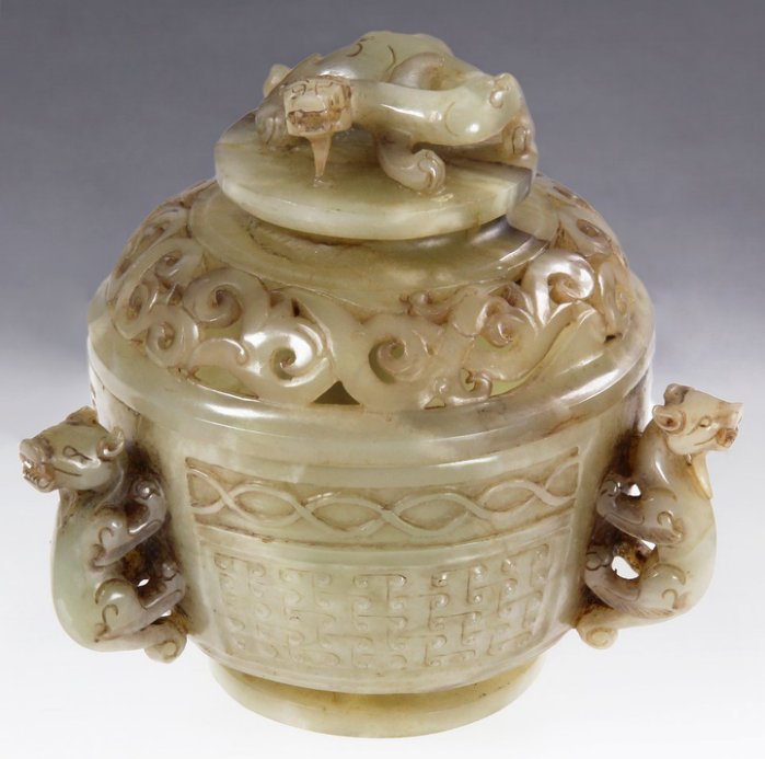 A FINE JADE CENSER WITH COVER, MARKED (1 of 4)