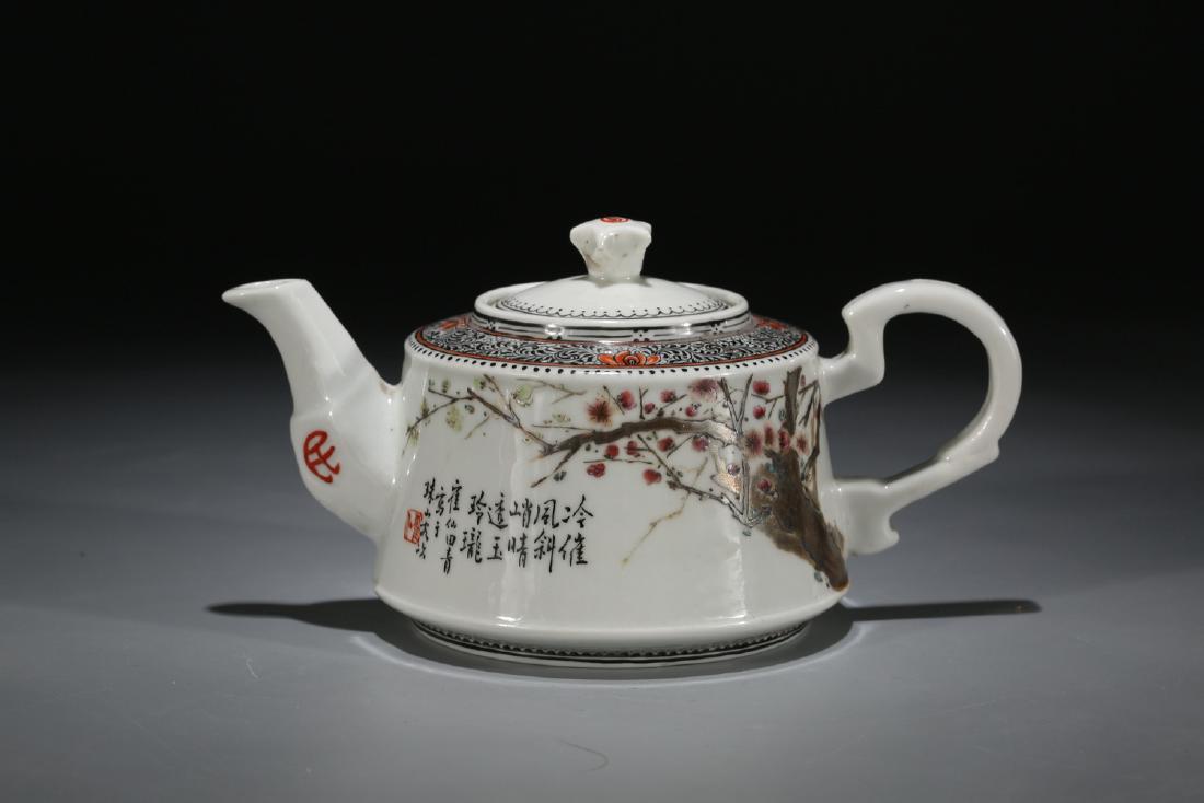 Chinese famille rose porcelain teapot, Republic Period. (1 of 9)