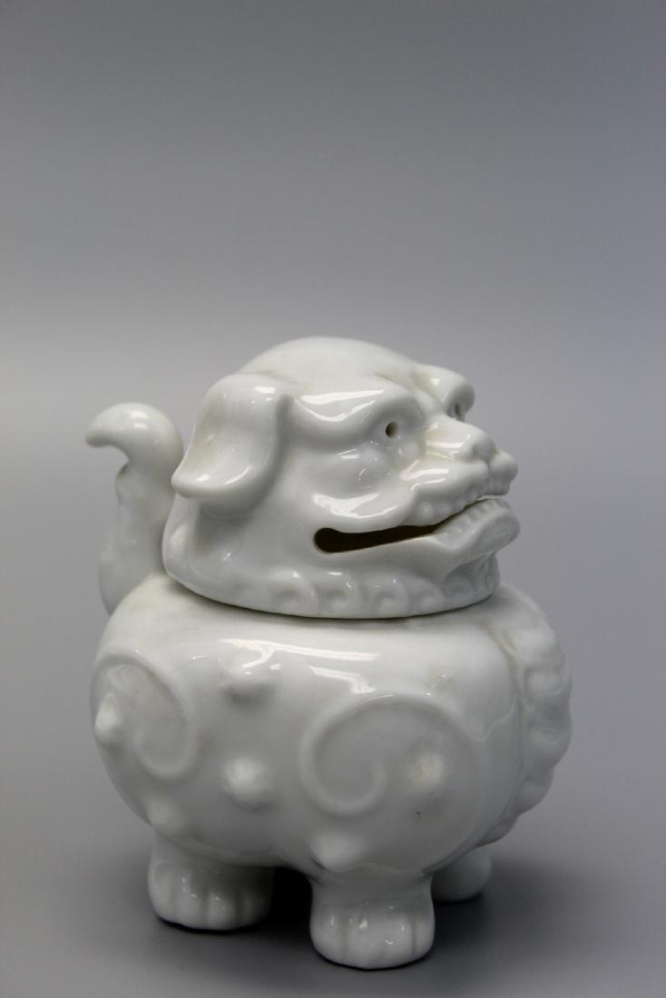 Chinese blanc de chine Fu dog incense burner.: Chinese blanc de chine FU dog incense burner. Ht 12 cm.