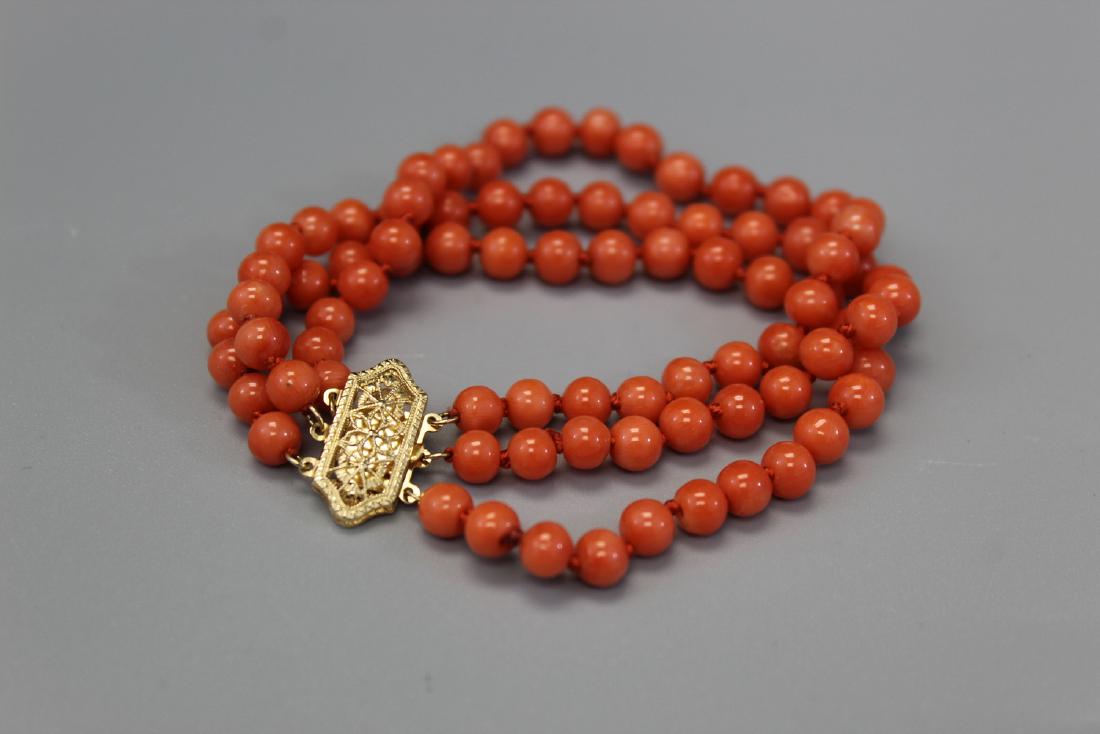 14K gold red coral bracelet. (1 of 3)