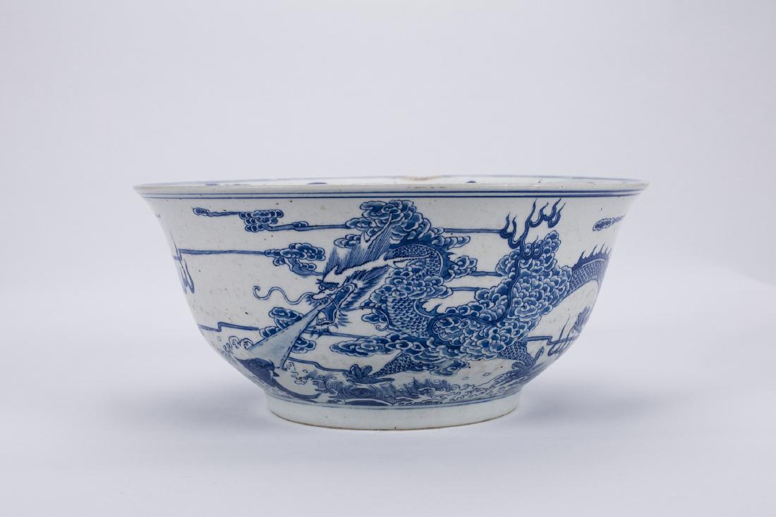 Big Chinese blue and white porcelain bowl. (1 of 6)