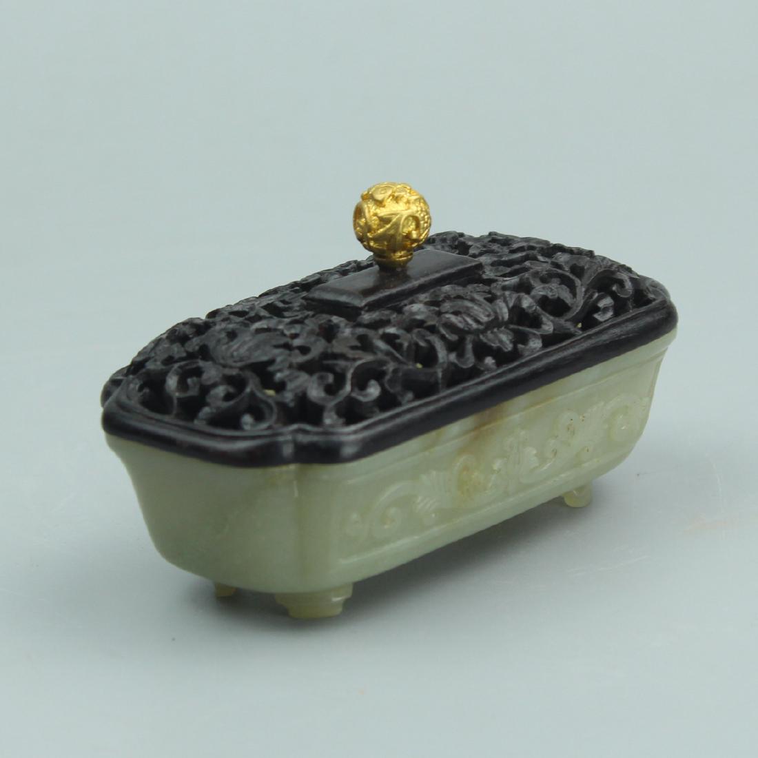 Chinese carved jade incense burner.: Chinese carved jade incense burner. Size 11 X 6 X 4 cm.