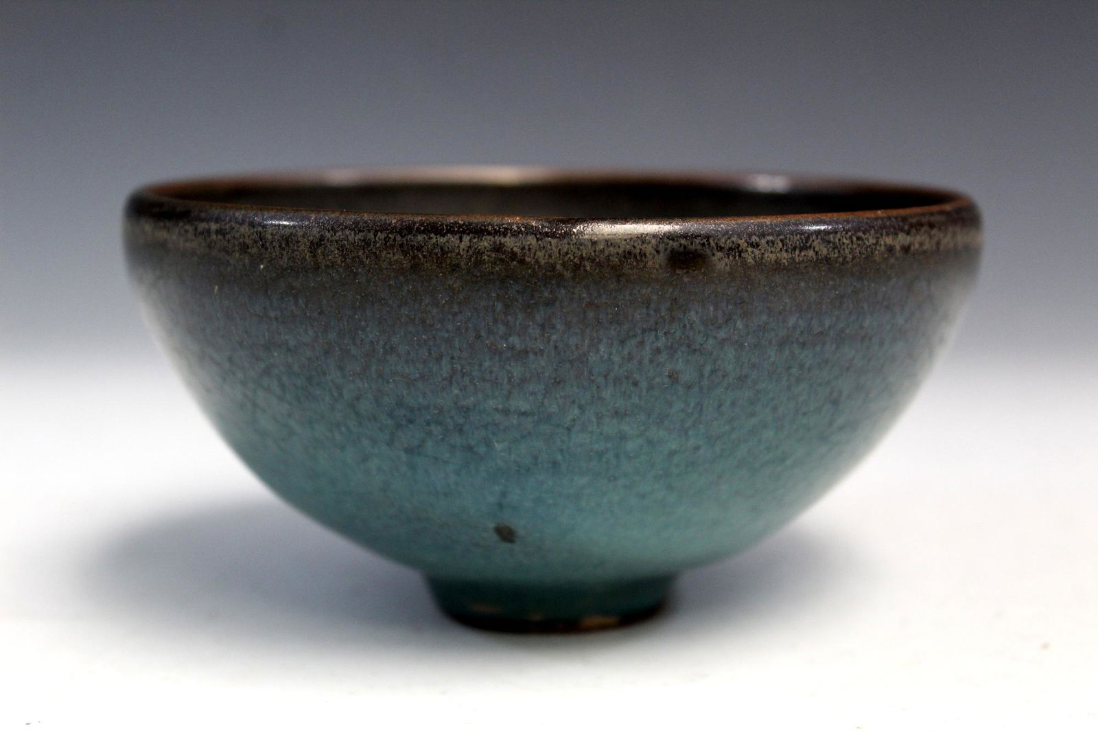 Chinese Jun Ware porcelain bowl. (1 of 5)