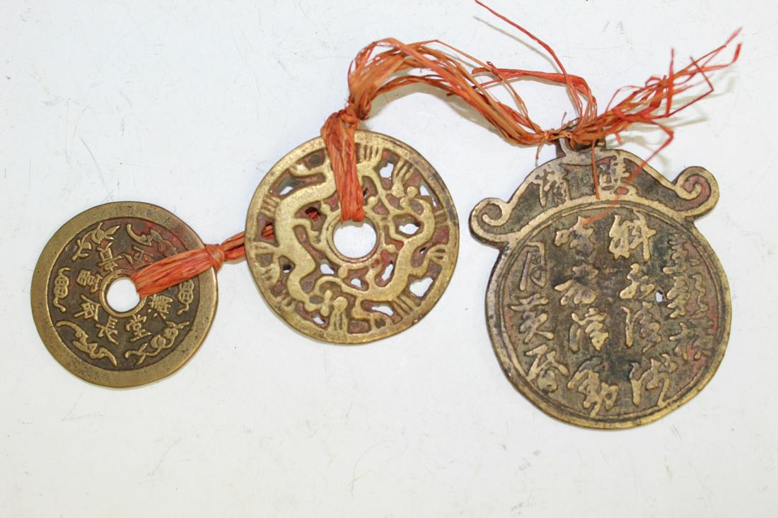 Korean Metal Badge.: Korean Metal Badge. Largest Diam 5.5 cm