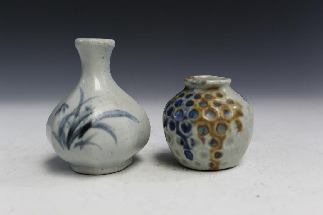 Two Antique Korean Porcelain Jarlets.: Two Antique Korean Porcelain Jarlets. H 8 cm.