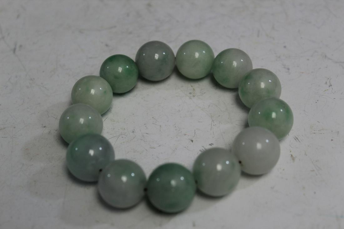 Chinese Jadeite Beads Bracelet.: Chinese Jadeite Beads Bracelet.