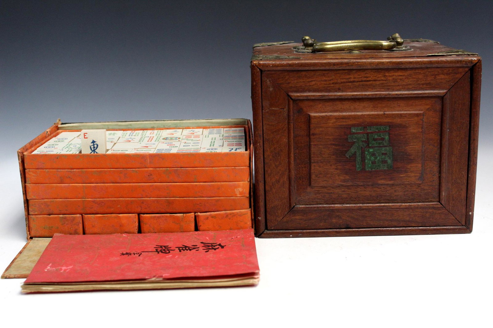 Antique Chinese Mahjong set and wood Mahjong box.: Antique Chinese Mahjong set and wood Mahjong box. Wood box size 16 X 19 X 20 cm.