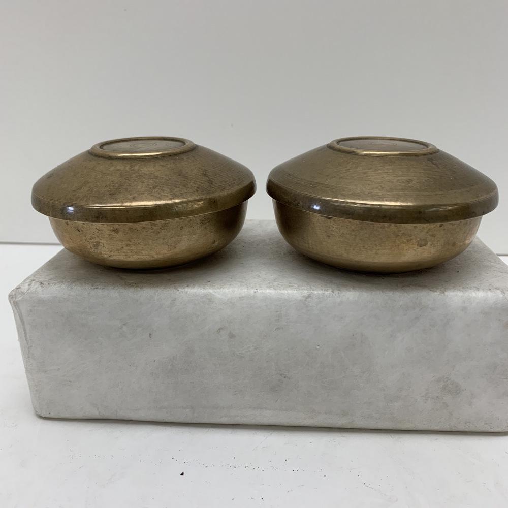 Pair of Korean brass covered bowls: Pair of Korean brass covered bowls. 4" x 2"