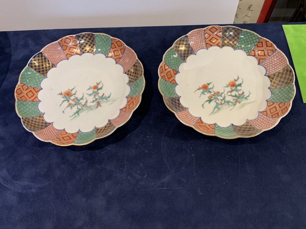 Pair of Asian plates (1 of 2)