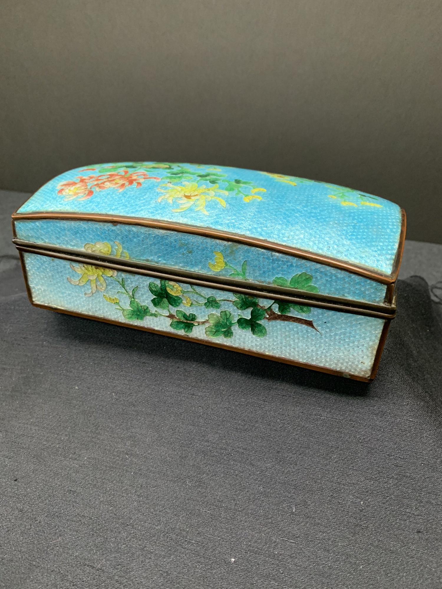 Japanese closoinne jewelry box: Japanese closoinne jewelry box. 7.5" Width