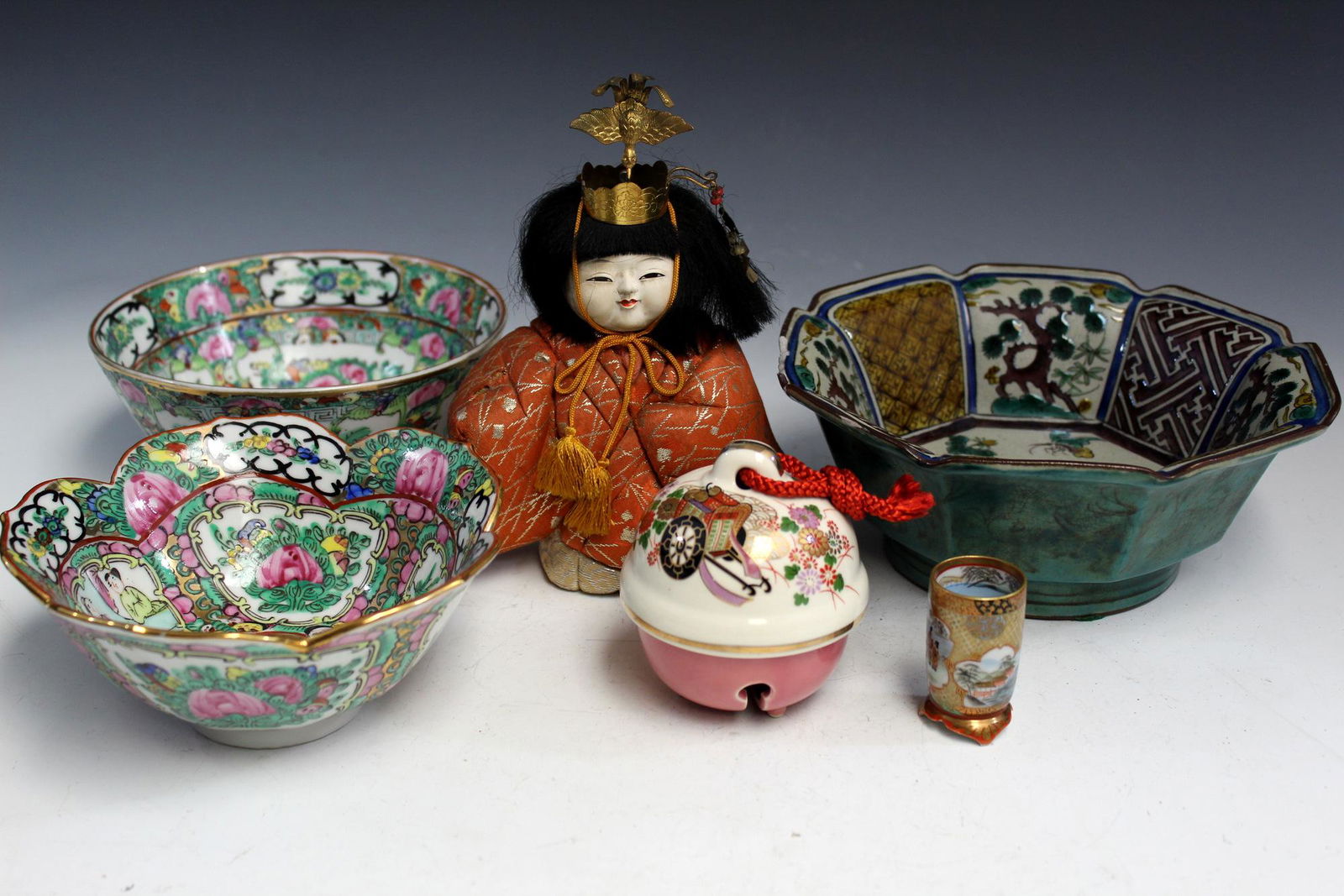Group of Asian decorative porcelain items. (1 of 5)