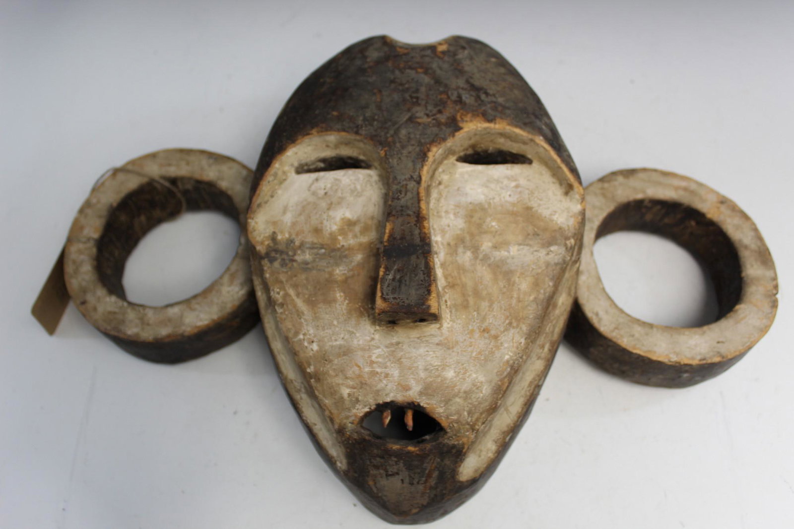 Antique/Vintage Boa Mask from D R Congo.: Antique/Vintage Boa Mask from D R Congo.. 53x35 cm.