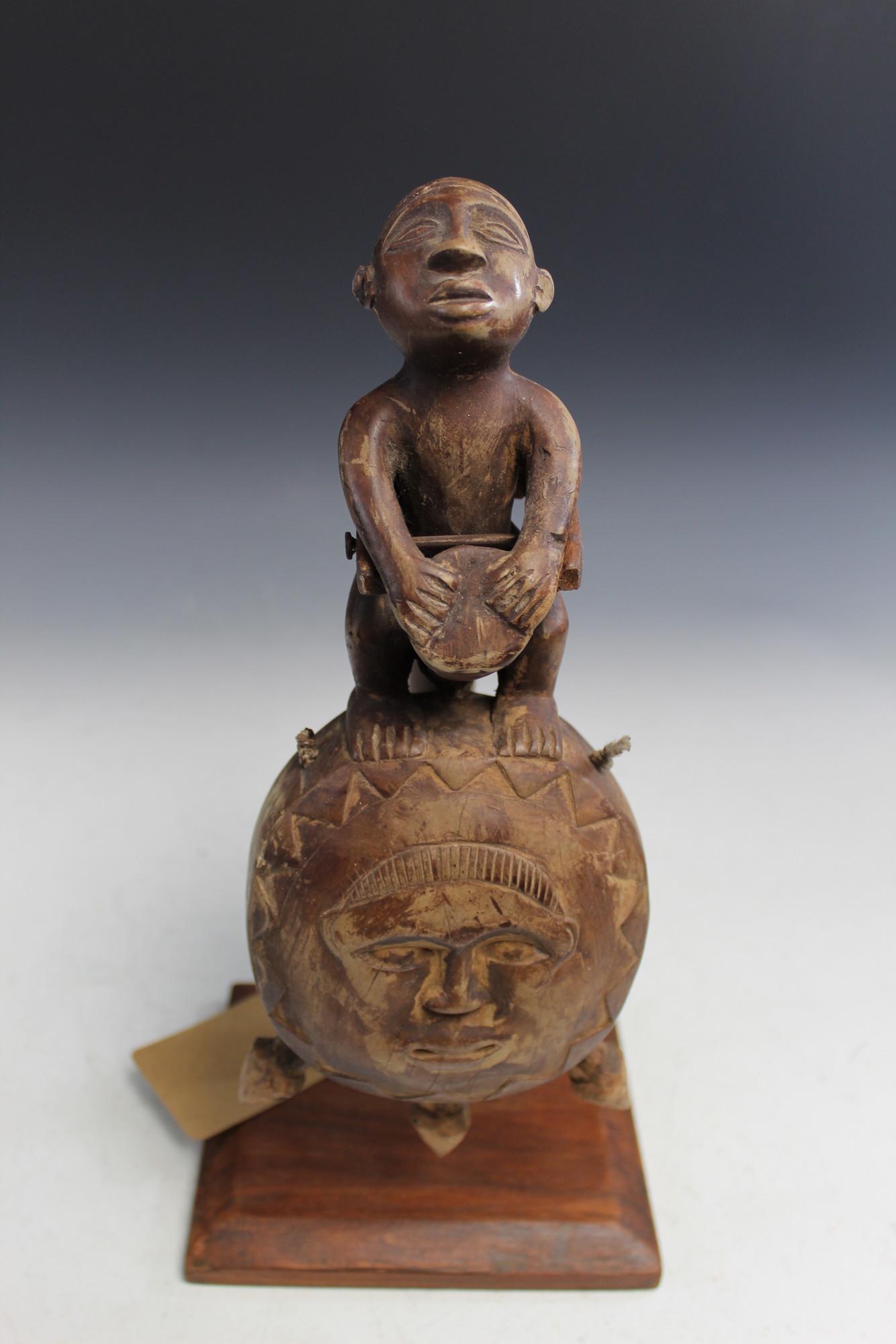 Vintage/Antique Yomber Hunting Rattle with Stand. (D R (1 of 4)