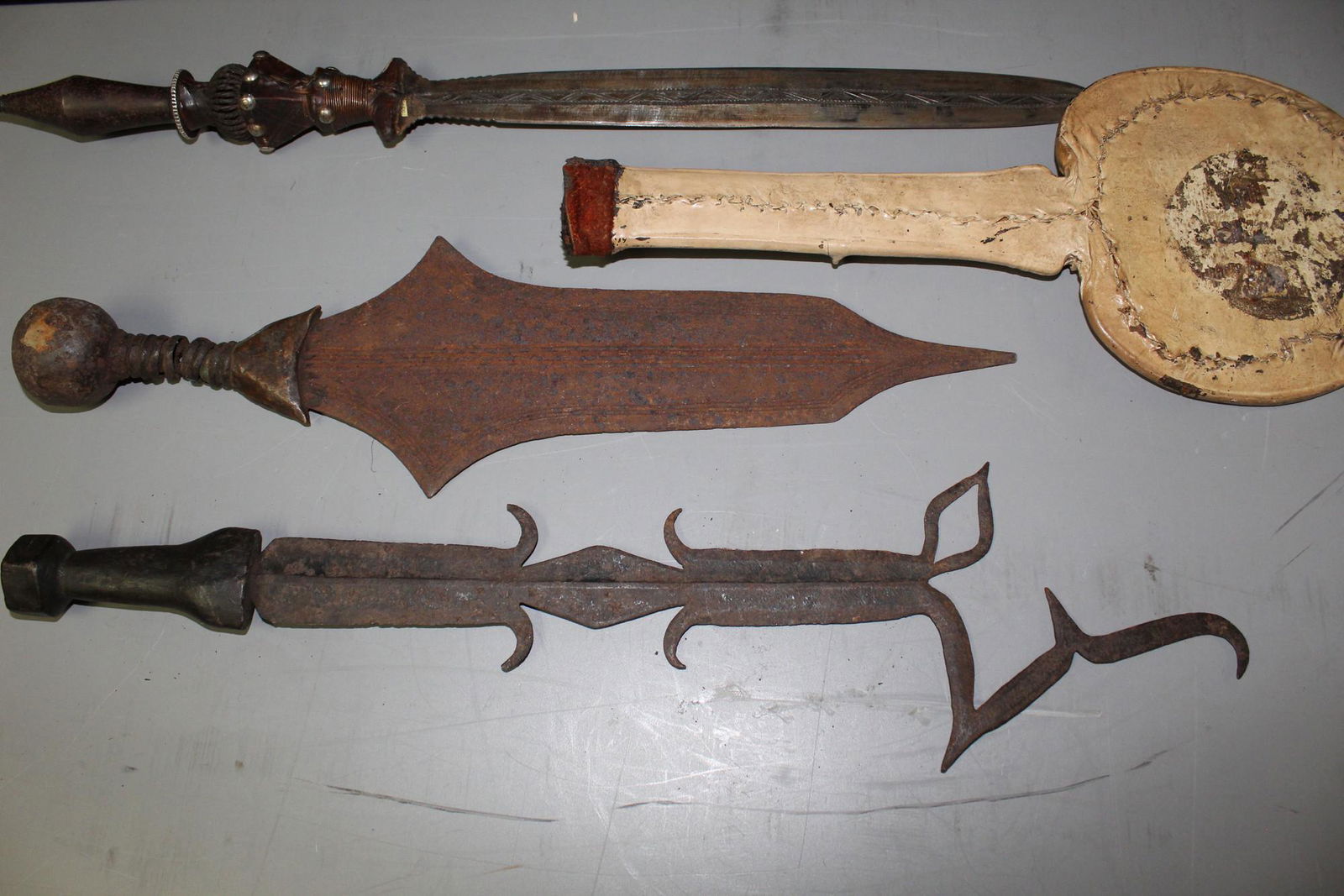 Three vintage/antique knives from D R Congo. On with (1 of 6)