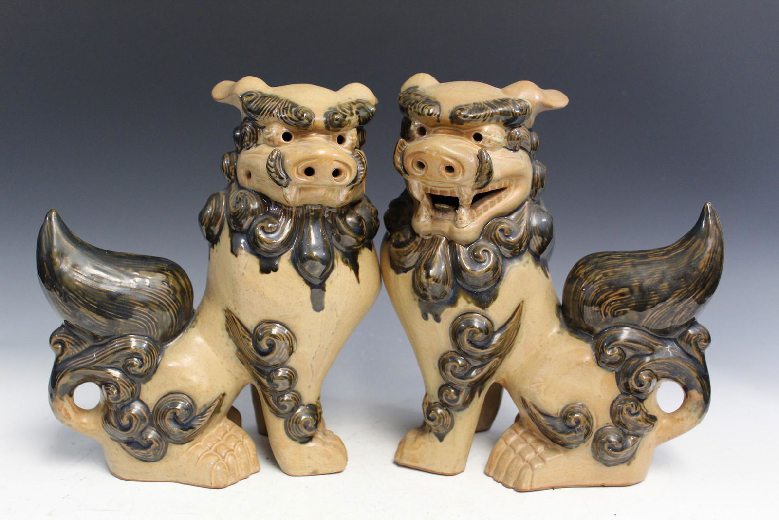 Pair of Chinese Pottery Foo Dogs (1 of 5)