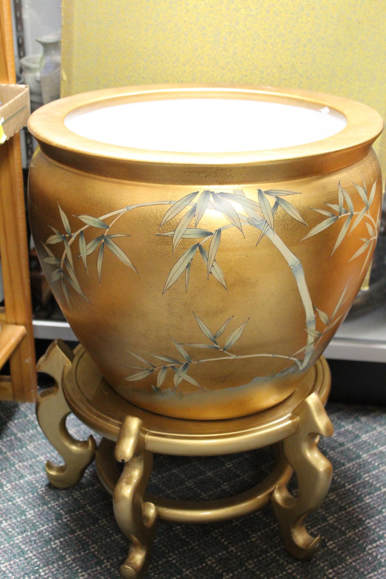 Chinese Porcelain Planter with Stand.: Chinese Porcelain Planter with Stand.. diam 41 cm, H 33 cm. H with stand 53 cm.