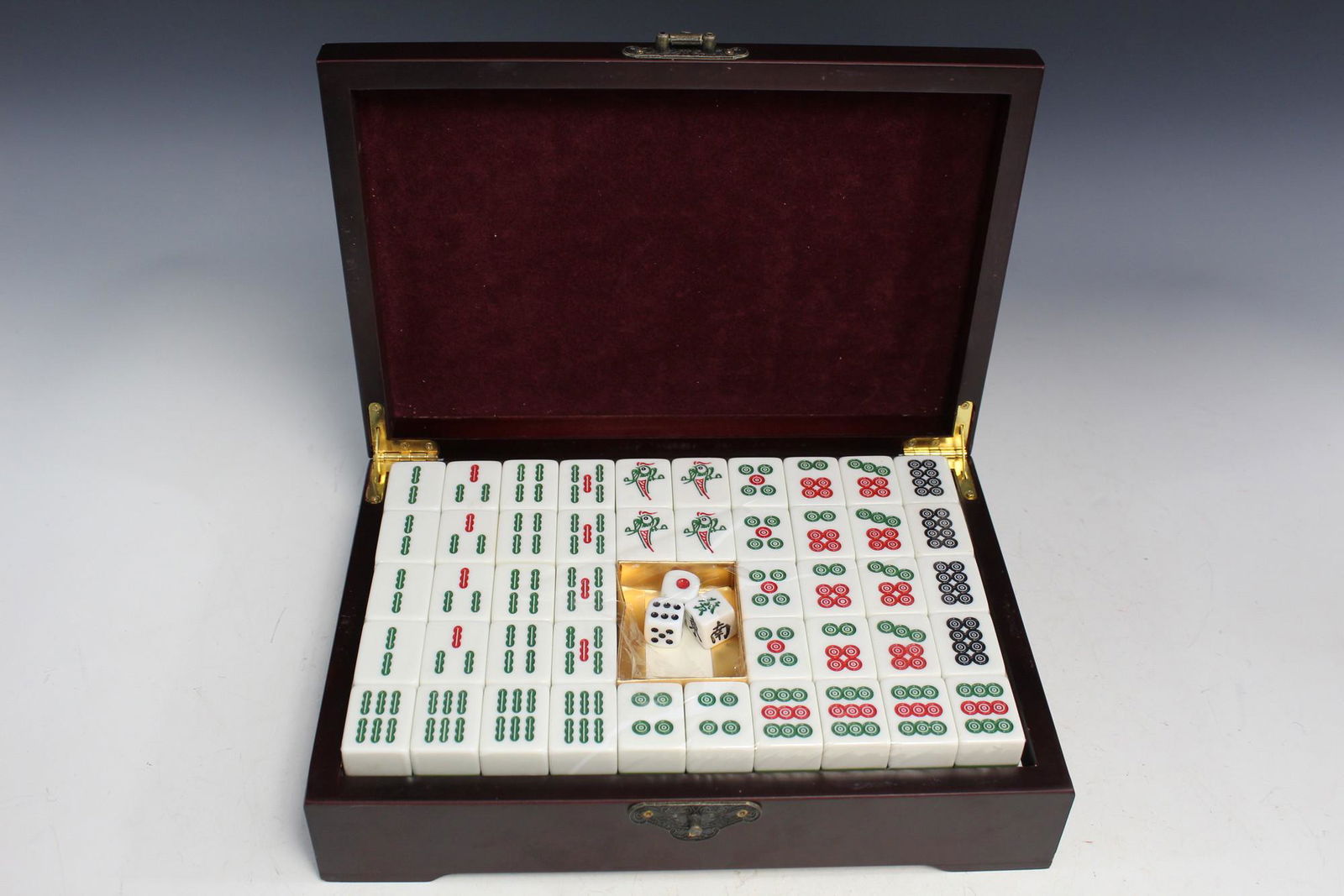 Chinese Mahjong Set in Original Box (1 of 3)