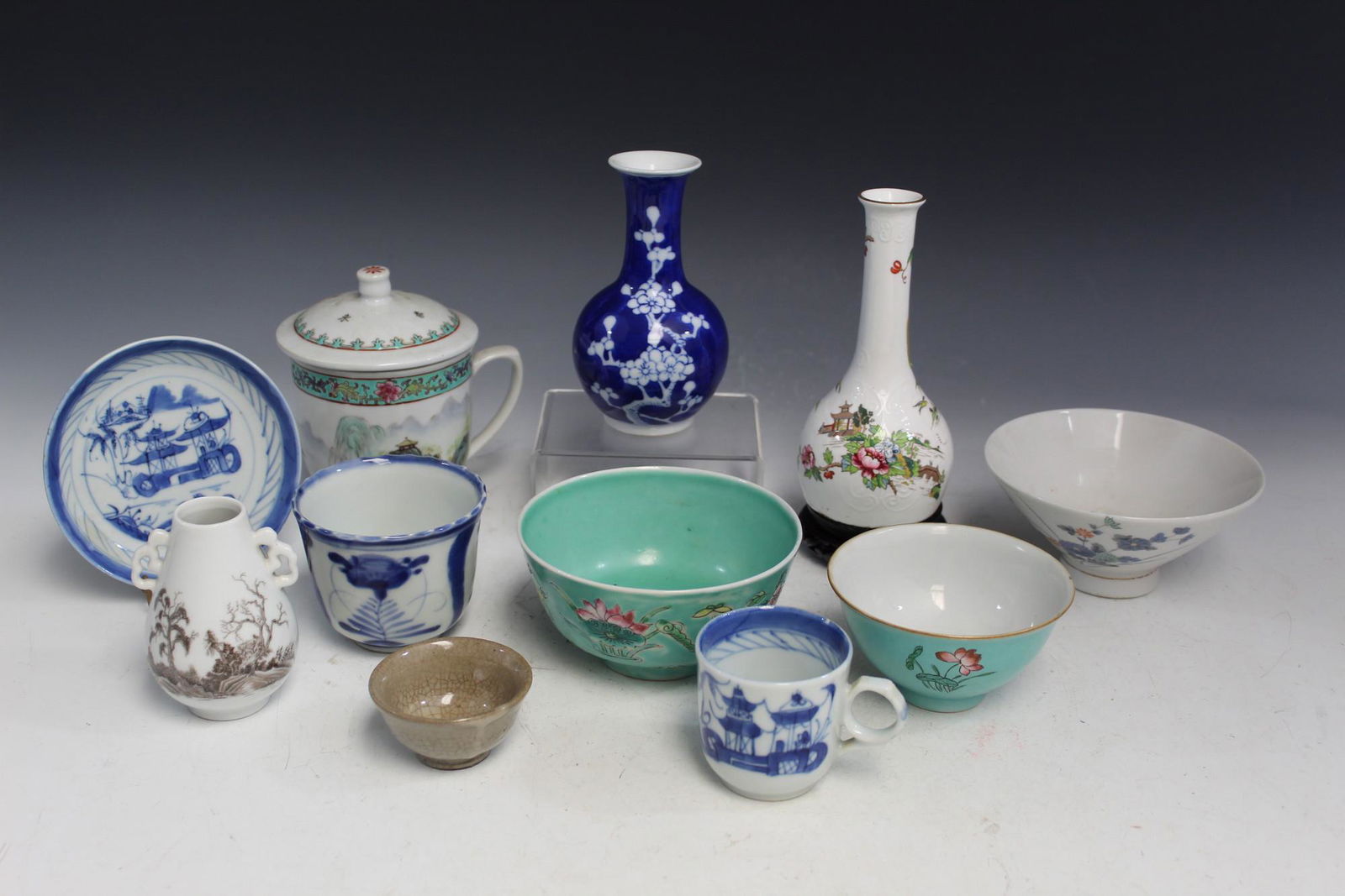 11 Chinese Porcelain Items (1 of 9)