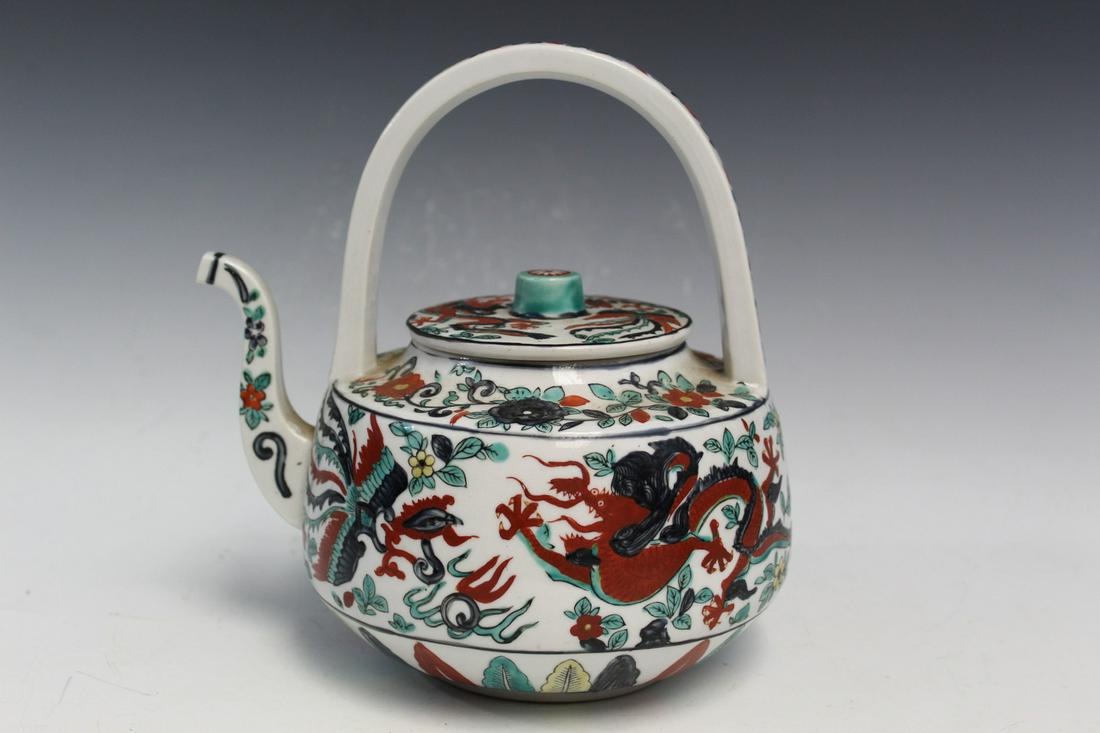Japanese Wucai Porcelain Teapot (1 of 5)