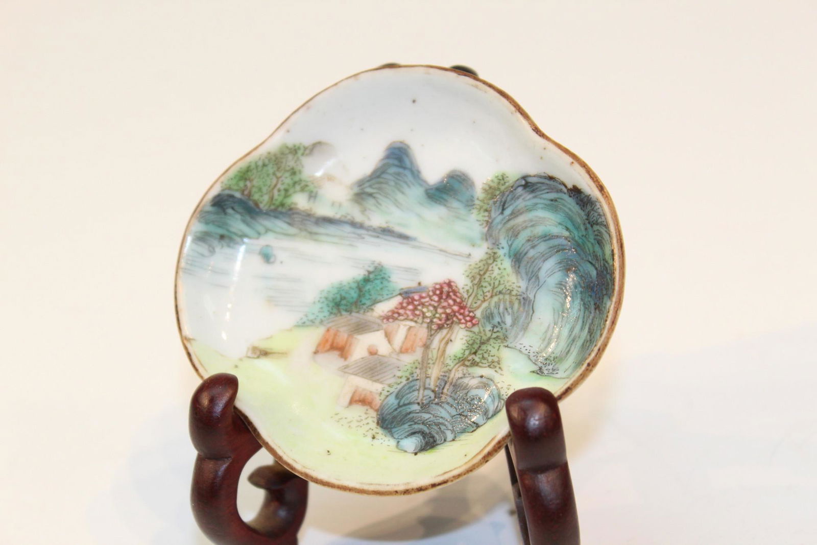 Small Chinese Famille Rose Porcelain Dish, Qianlong (1 of 3)