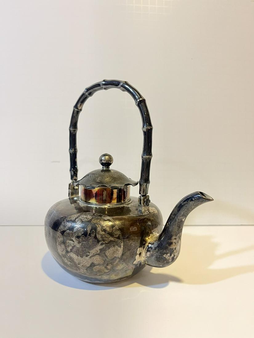 Chinese silver teapot. (1 of 12)