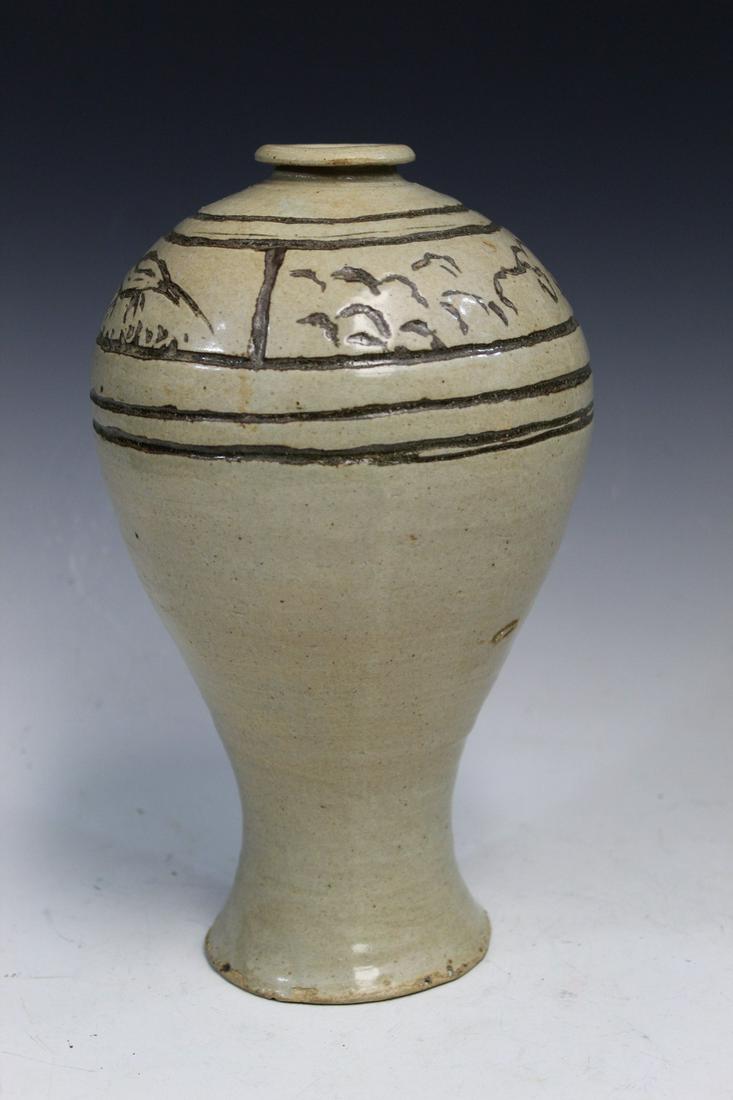 Korean Pottery Meiping Vase (1 of 7)