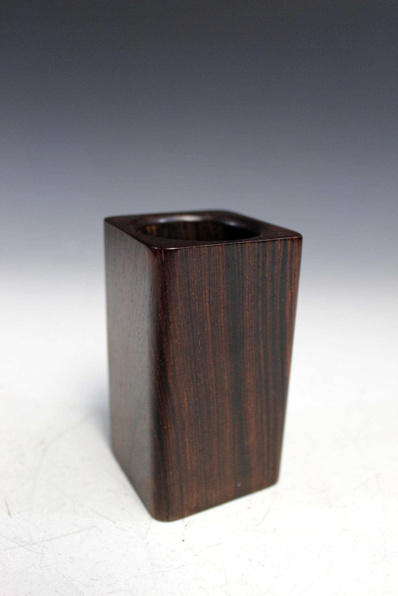 Chinese wood brush pot.: Chinese wood brush pot. H 9 cm. L 5 cm.