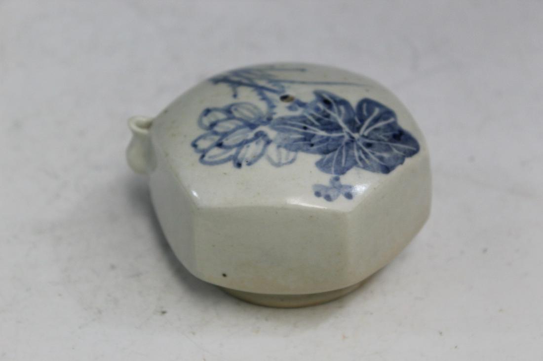 Korean Blue and White Porcelain Water Dropper: Korean Blue and White Porcelain Water Dropper. L 9 cm.