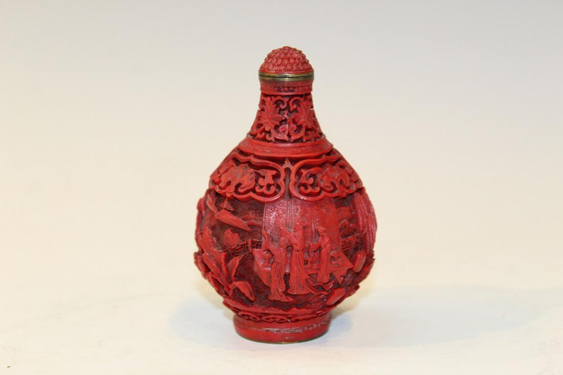 Chinese Snuff Bottle: Chinese Snuff Bottle. H 10cm