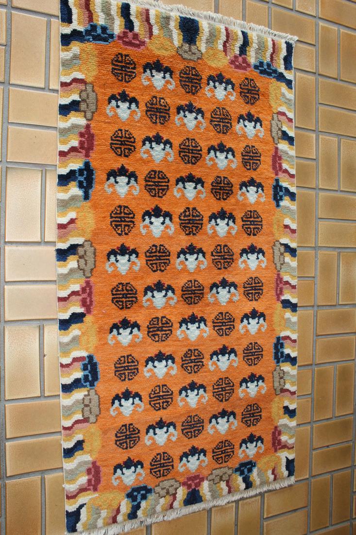 Chinese Rug with Bats Decorations: Chinese Rug with Bats Decorations. 148x79 cm