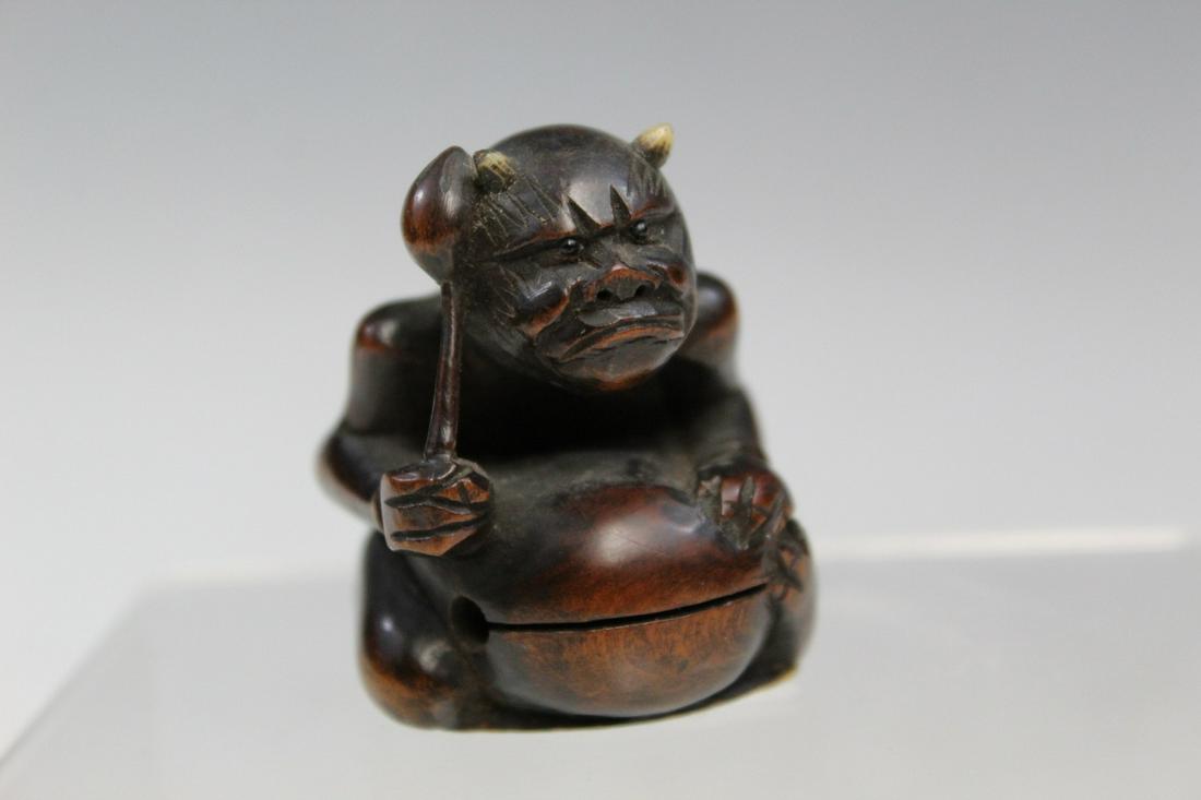 Japanese Wood Netsuke: Japanese Wood Netsuke. 19th C. H 4.5 cm