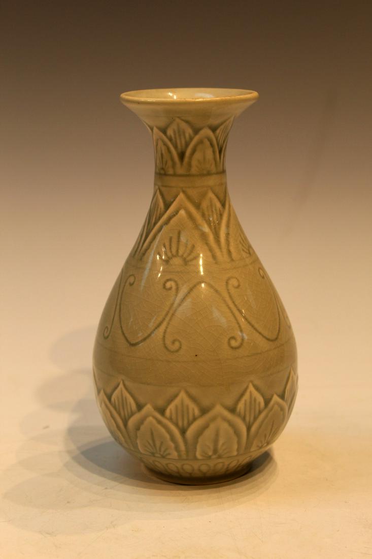 Chinese Celadon Glazed Porcelain Vase: Chinese Celadon Glazed Porcelain Vase. H 18cm