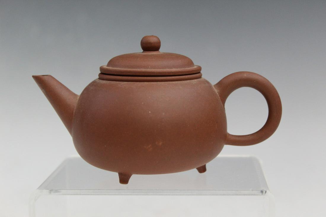 Small Chinese Yixing Teapot (3394) on Jul 31, 2022 Montgomery