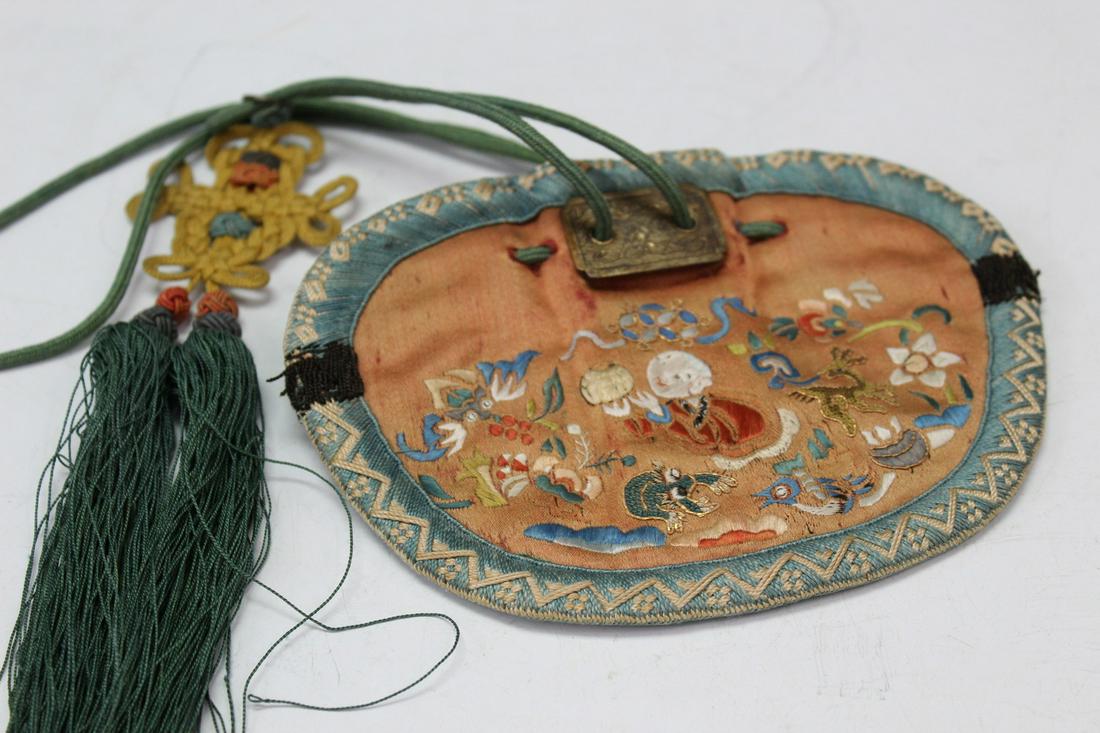 Chinese Embroidery Pouch: Chinese Embroidery Pouch. L 15cm