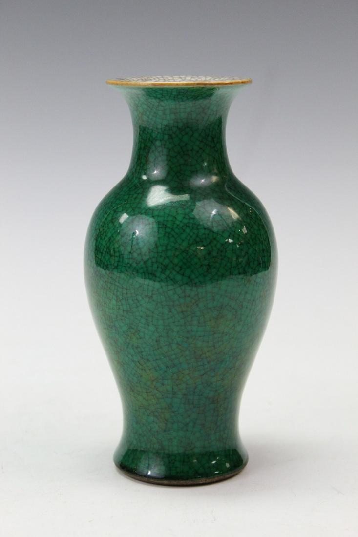 Chinese Apple Green Glazed Vase (1 of 5)