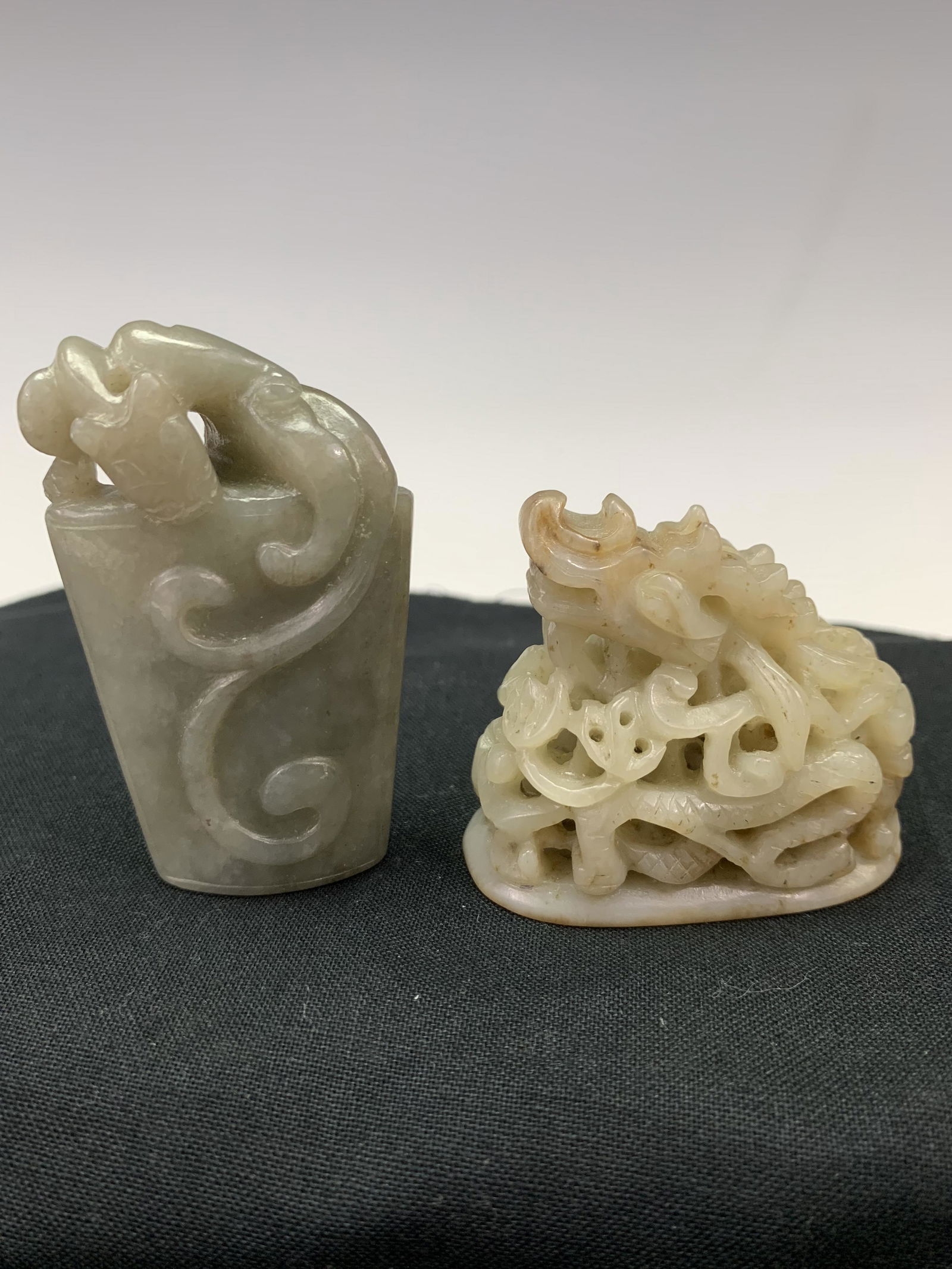 Lot of 2 Chinese Jade Carving of Dragons (1 of 3)