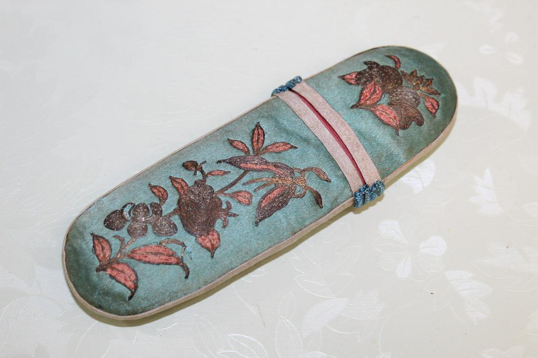 Chinese Embroidery Glasses Case (1 of 3)