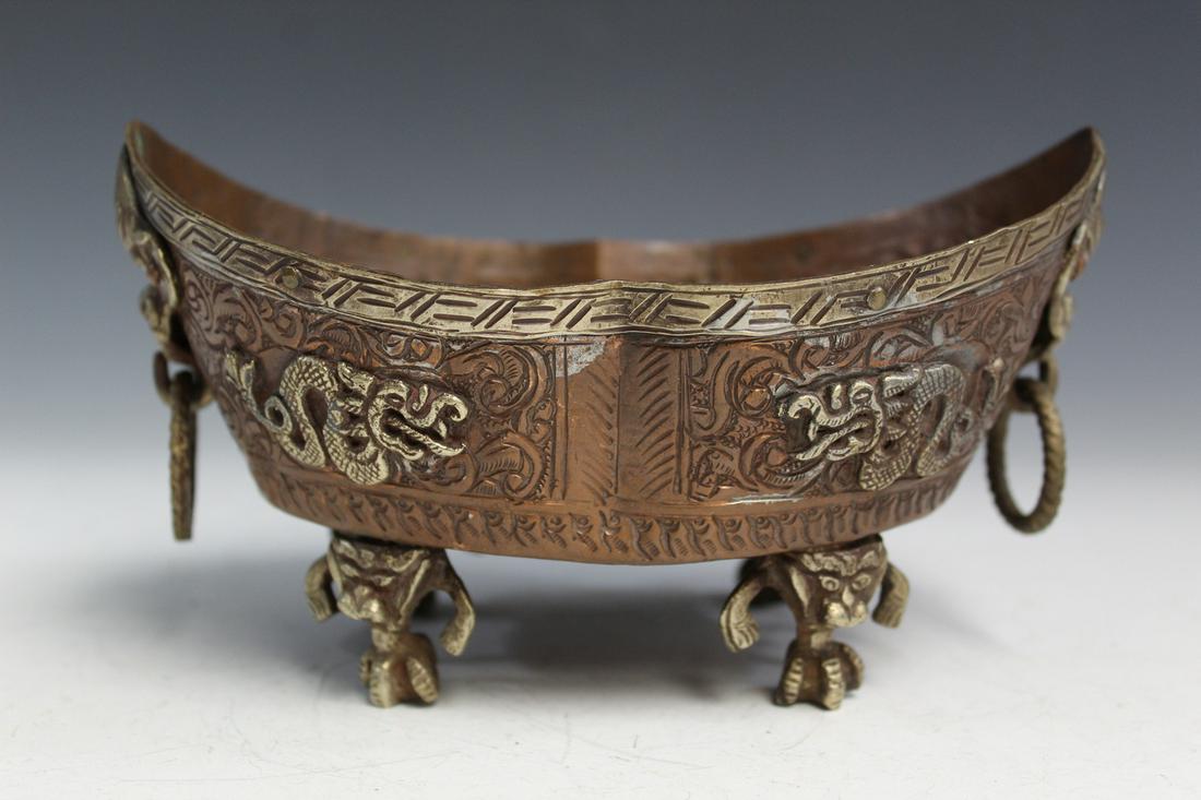 Tibetan Ritual Bowl.: Tibetan Ritual Bowl. L 17 cm. H 10 cm.