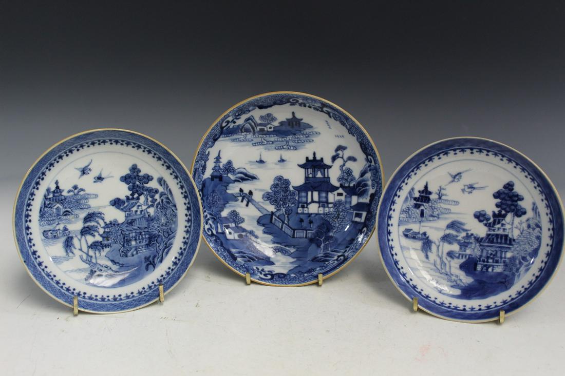 Three Chinese Blue and White Export Porcelain Dishes (1 of 5)
