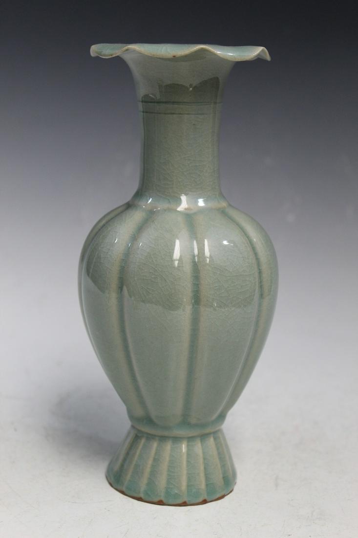 Korean Celadon Porcelain Vase: Korean Celadon Porcelain Vase. H 21 cm