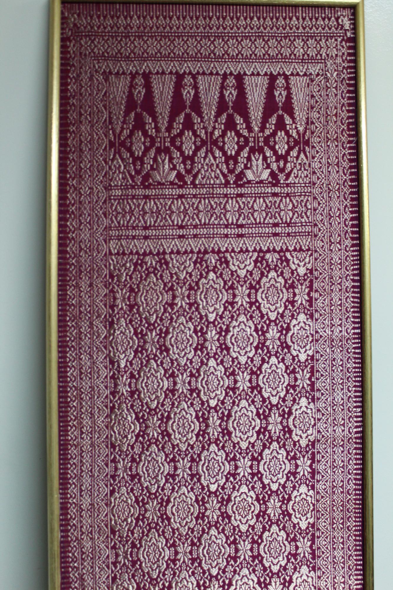 Indonesian Sarong Scarf. Framed.: Indonesian Sarong Scarf. Framed.. 170x44 cm.