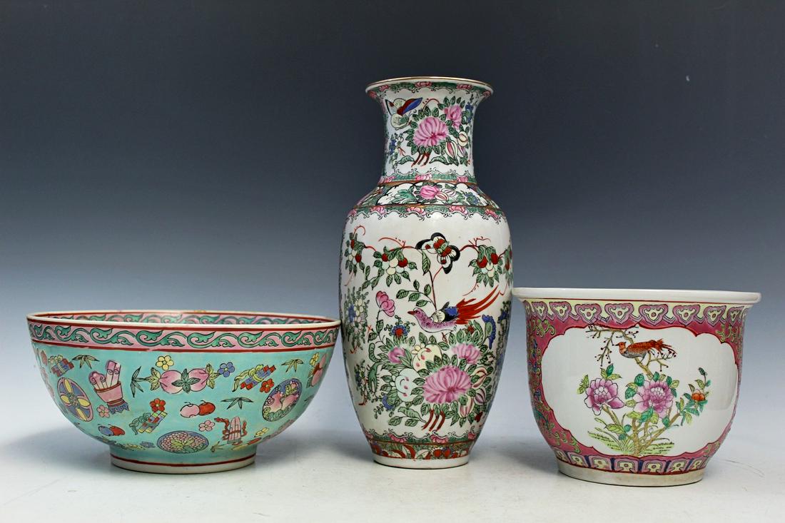 Three Chinese Porcelain Items (1 of 10)