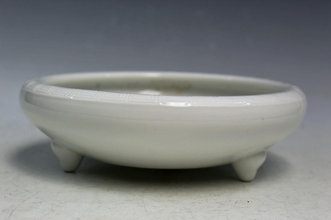 Chinese Blanc de Chine Porcelain Brush Washer: Chinese Blanc de Chine Porcelain Brush Washer. Diam 20 cm